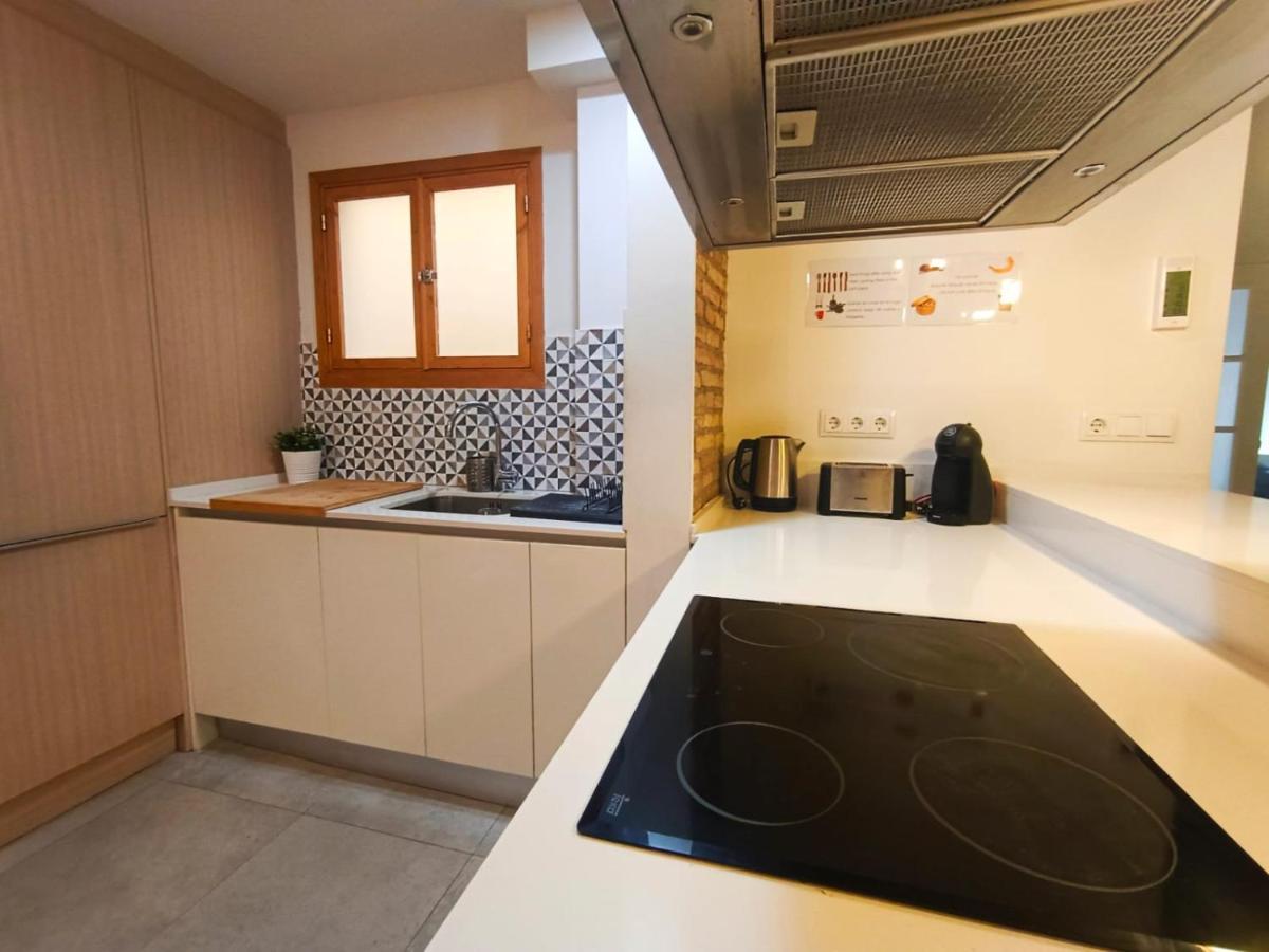 Private Rooms In Gothic Barcelona Exterior photo